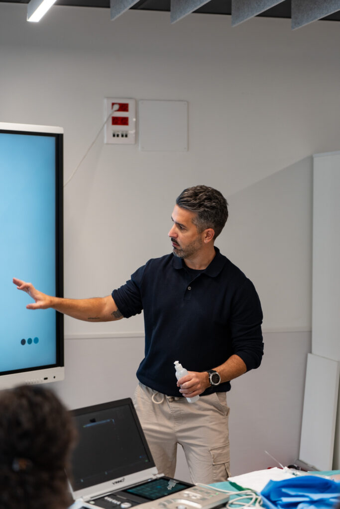 Explicación teórica sobre accesos vasculares en pacientes críticos